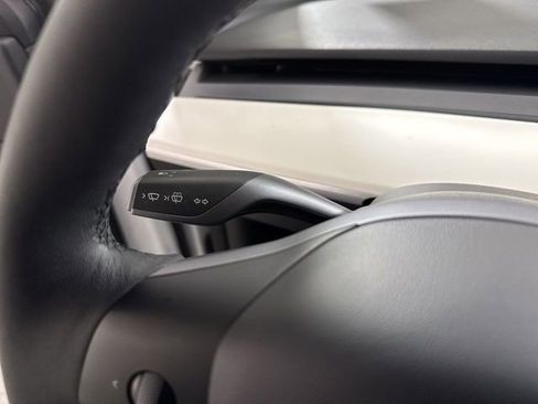 Used 2022 Tesla Model Y Performance image 14