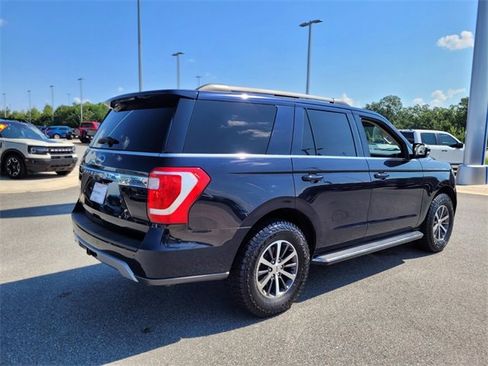 Used 2021 Ford Expedition XLT image 12