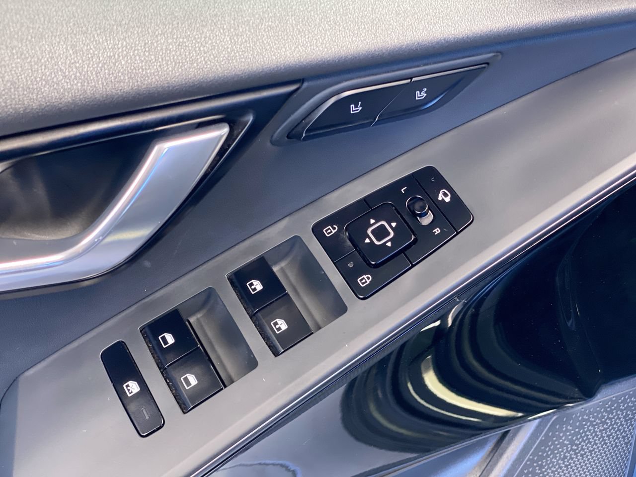Certified 2024 Kia Niro FWD image 18
