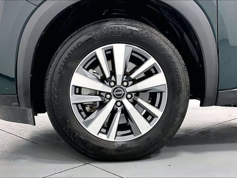 Used 2025 Nissan Pathfinder SL FWD image 10