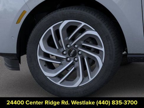 New 2025 Lincoln Navigator Reserve image 19