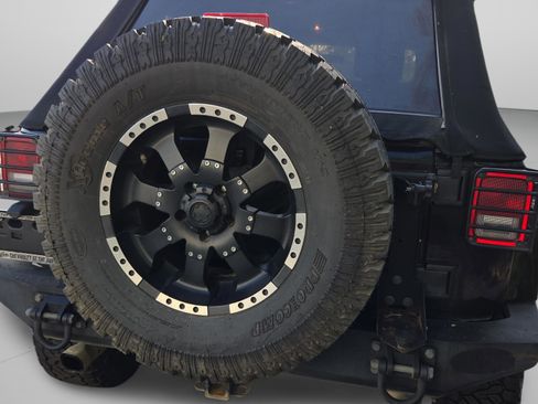 Used 2008 Jeep Wrangler Unlimited Sahara w/ Dual Top Group image 24