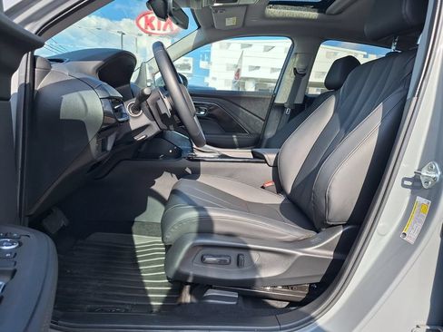 Certified 2025 Acura ADX AWD image 9