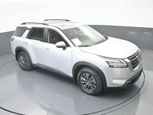 Used 2022 Nissan Pathfinder SV w/ SV Premium Package image 59