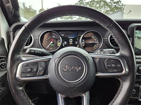 Used 2022 Jeep Wrangler Unlimited Sahara w/ Cold Weather Group image 33