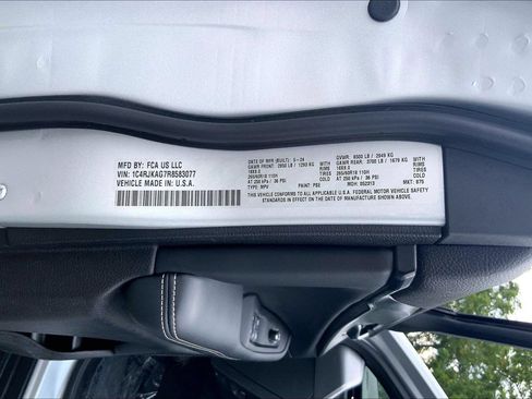 Certified 2024 Jeep Grand Cherokee L Laredo AWD/4WD image 32