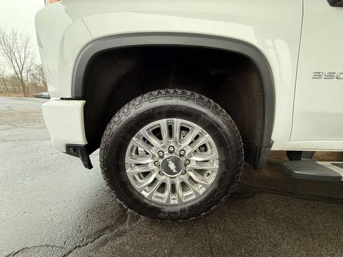 Used 2020 Chevrolet Silverado 3500 High Country w/ Z71 Off-Road Package image 14