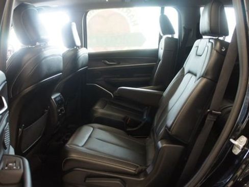 Used 2022 Jeep Grand Cherokee L Limited image 28