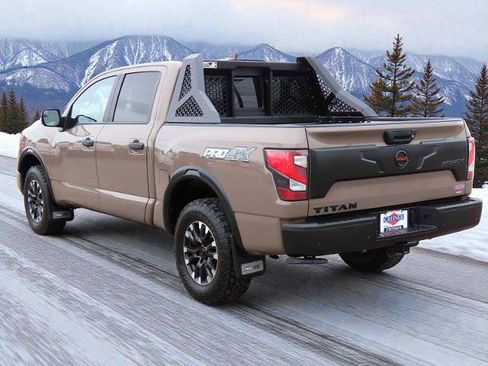 Used 2022 Nissan Titan PRO-4X w/ Pro-4x Convenience Package image 4