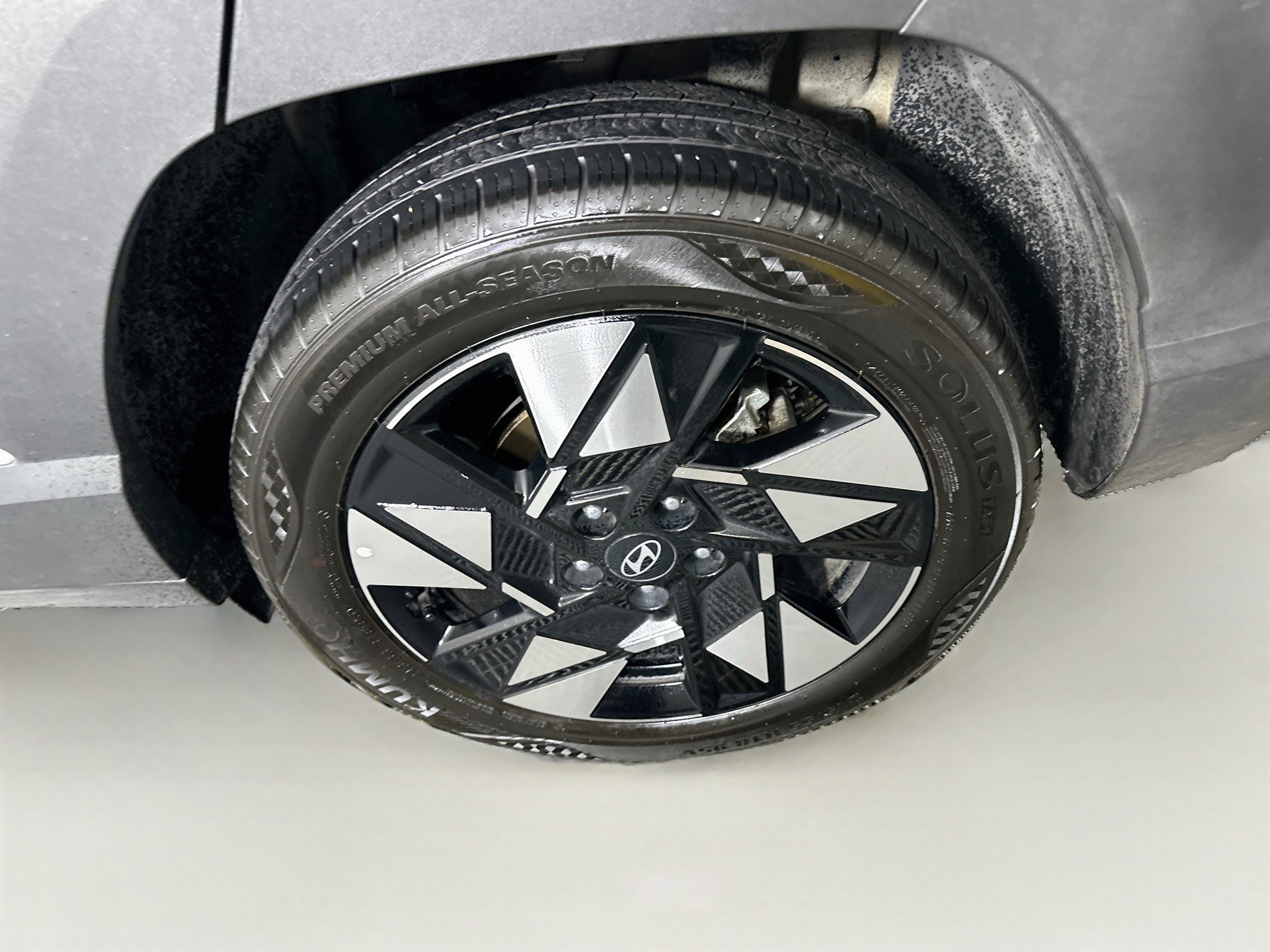 Used 2025 Hyundai Kona SEL FWD image 11