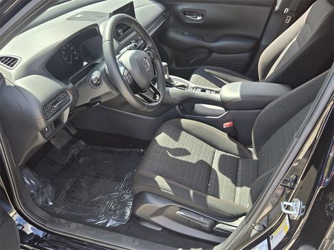 Used 2025 Honda HR-V Sport image 11