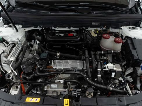Used 2025 Mercedes-Benz EQB 300 4MATIC w/ Driver Assistance Package image 38