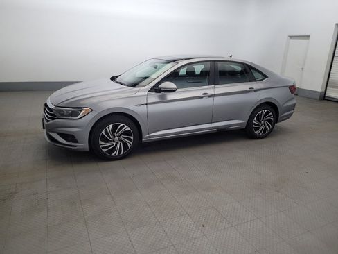 Used 2020 Volkswagen Jetta SEL Premium FWD image 2