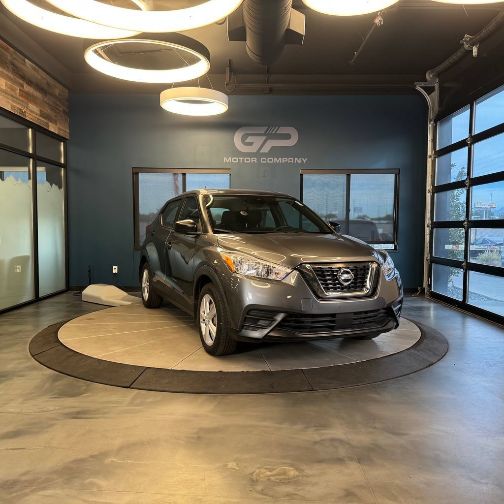 Used 2020 Nissan Kicks S FWD image 1