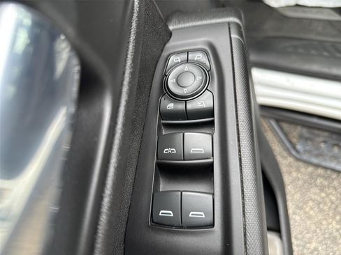 Used 2022 Chevrolet Silverado 2500 Custom w/ Custom Value Package AWD/4WD image 18