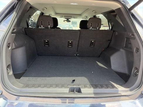 Used 2019 Chevrolet Equinox LT w/ Sun & Navigation Package FWD image 16