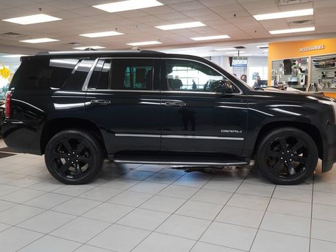 Used 2017 GMC Yukon Denali w/ Open Road Package AWD/4WD image 17