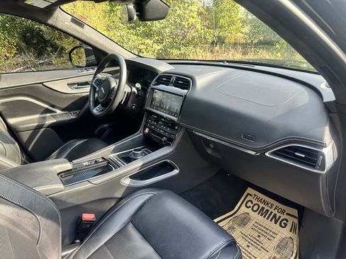 Used 2020 Jaguar F-PACE S image 19