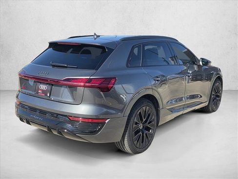 Used 2024 Audi Q8 e-tron Prestige w/ Prestige Package image 5