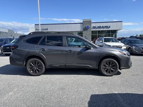 Used 2025 Subaru Outback Onyx Edition AWD/4WD image 35
