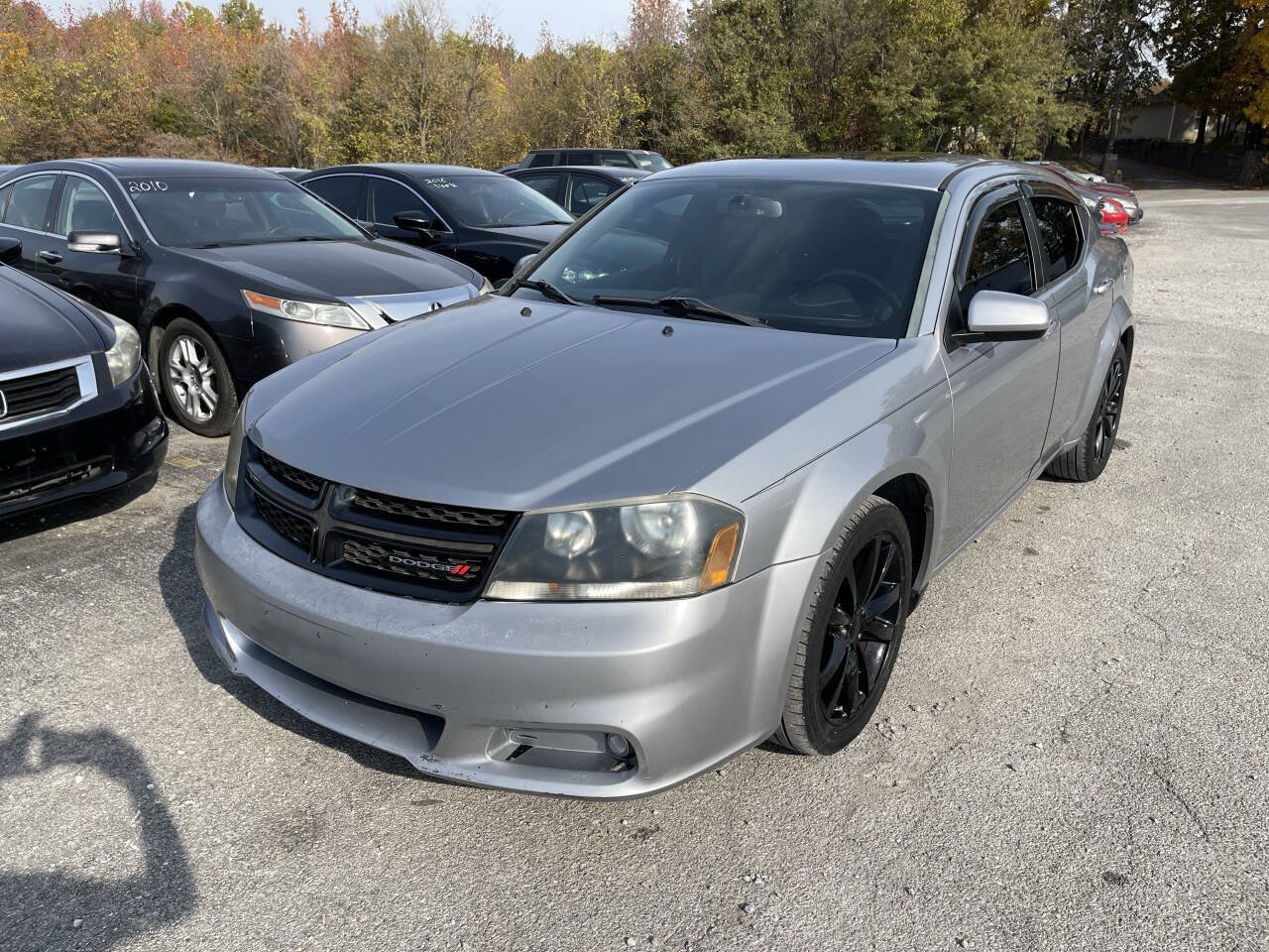 Used 2014 Dodge Avenger SXT w/ Sun/Sound Group FWD image 2