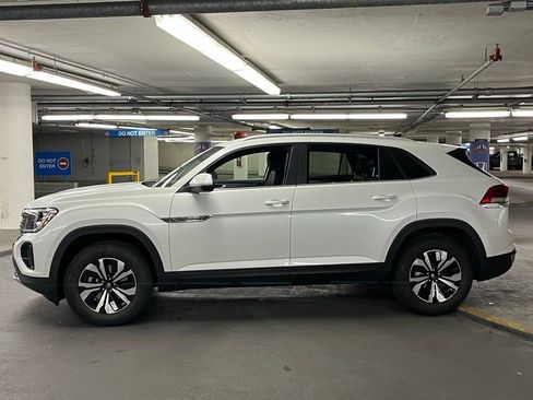 New 2026 Volkswagen Atlas Cross Sport SE image 31