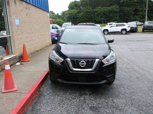 Used 2020 Nissan Kicks S FWD image 2