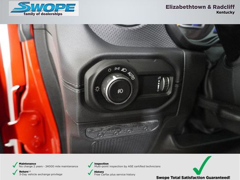 Used 2024 Jeep Wrangler Unlimited Rubicon w/ Technology Group image 14