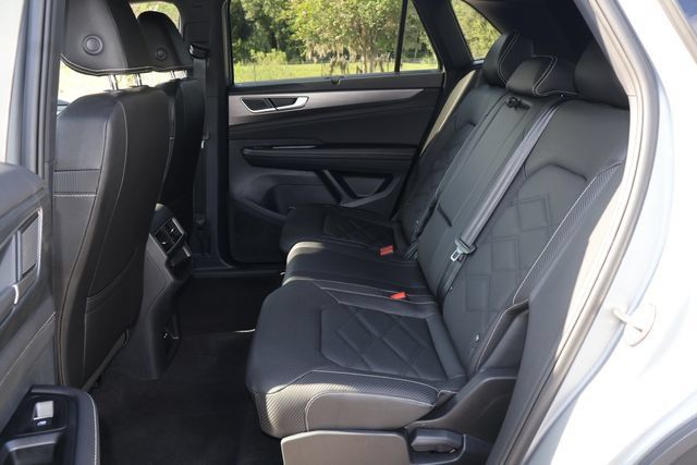 Certified 2026 Volkswagen Atlas Cross Sport SE FWD image 14