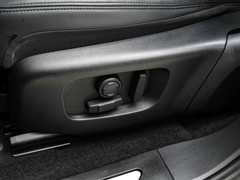 Used 2024 Land Rover Range Rover Evoque Dynamic SE image 36