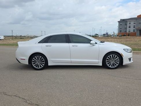 Used 2020 Lincoln MKZ w/ Convenience Package image 5