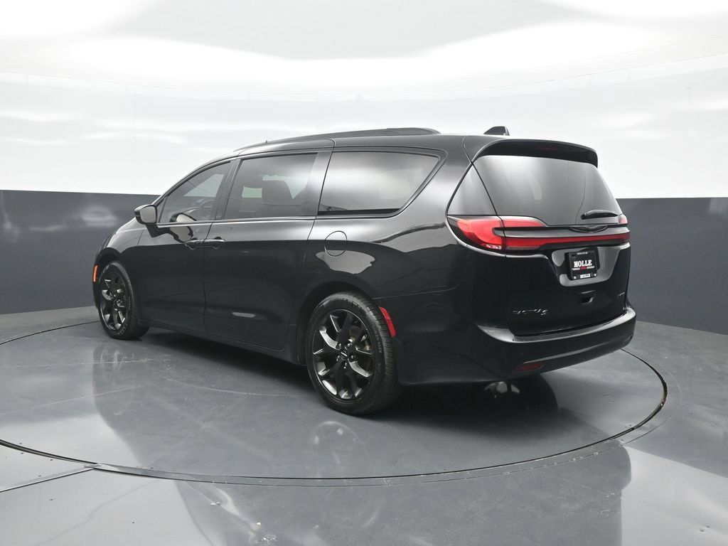 Used 2025 Chrysler Pacifica Limited FWD image 5