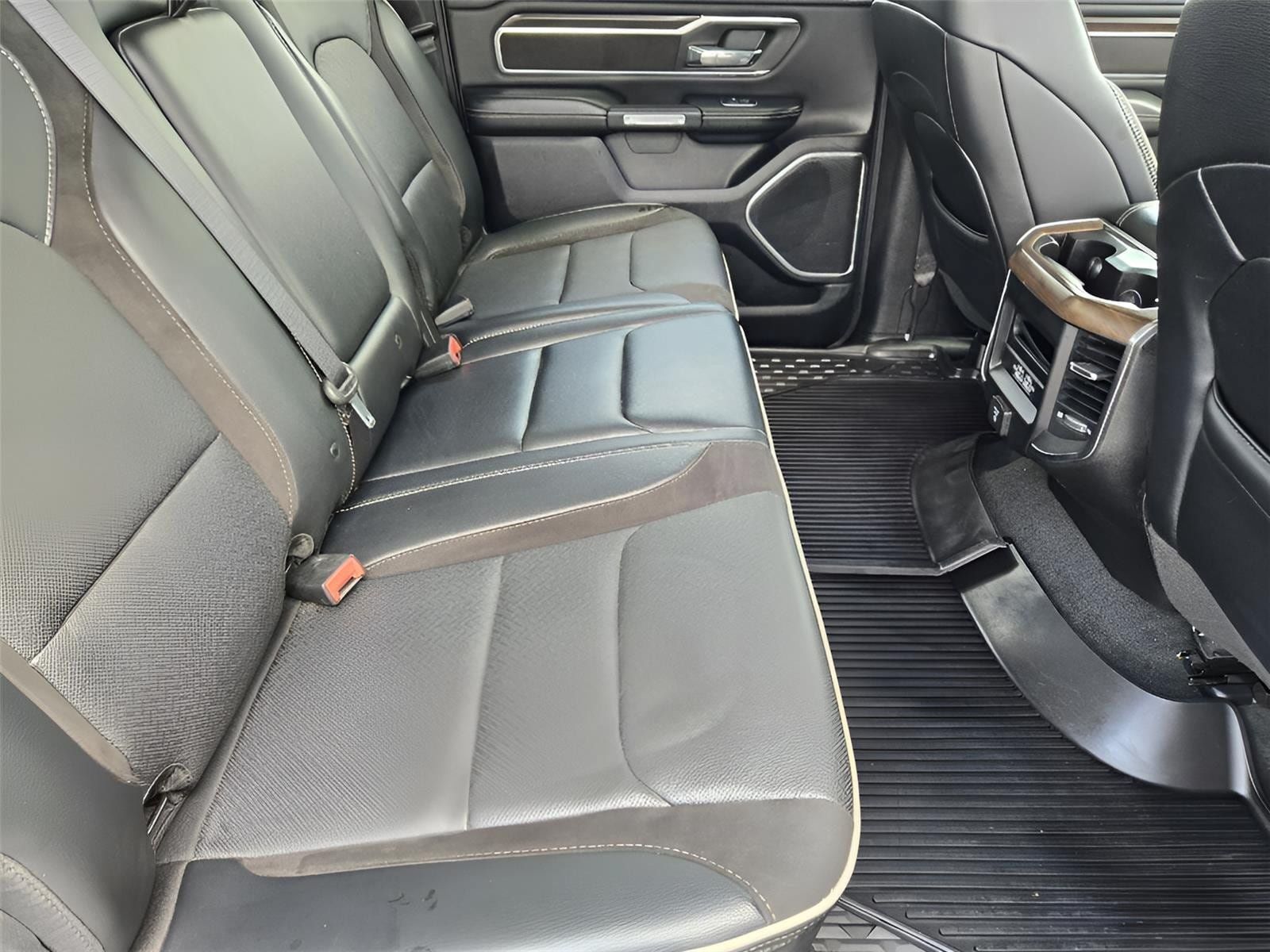 Used 2022 RAM 1500 Laramie AWD/4WD image 28