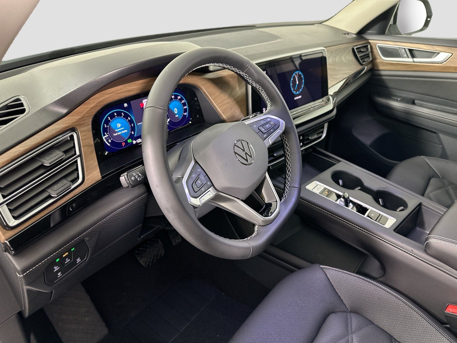 Certified 2026 Volkswagen Atlas SE FWD image 9