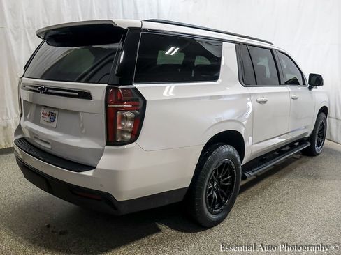 Used 2023 Chevrolet Suburban Z71 w/ Z71 Off-Road Package AWD/4WD image 9