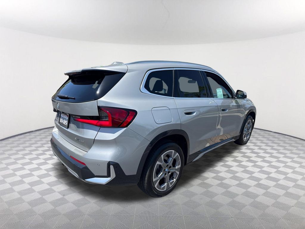 Used 2026 BMW X1 xDrive28i w/ Technology Package AWD/4WD image 4