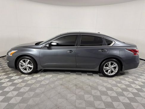 Used 2015 Nissan Altima 2.5 SL w/ Technology Package image 8