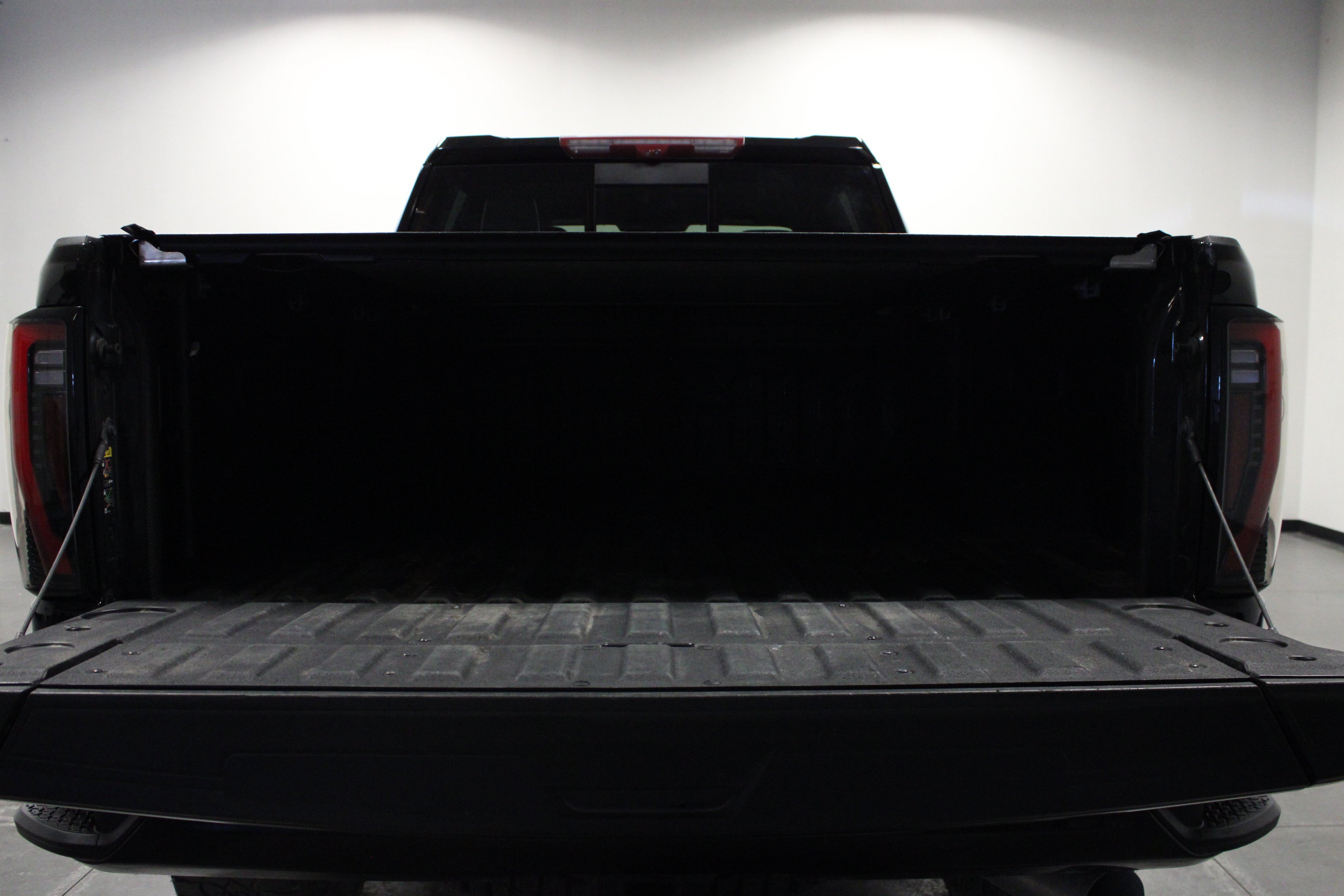 Used 2025 GMC Sierra 2500 AT4X AWD/4WD image 14