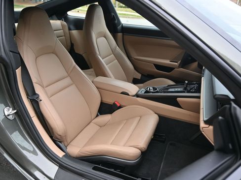 Certified 2021 Porsche 911 Carrera 4S image 26