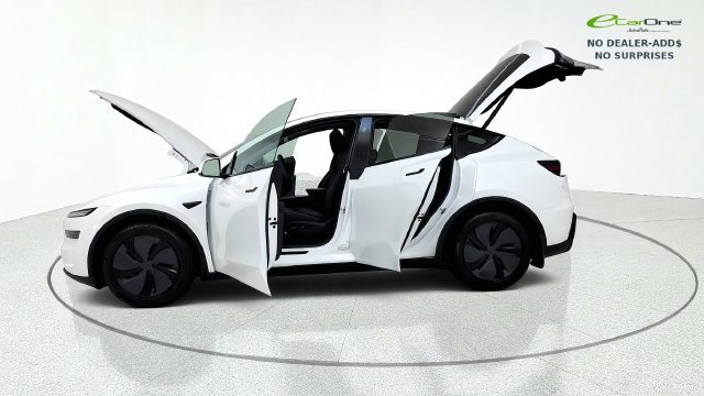 Used 2026 Tesla Model Y 2WD image 14