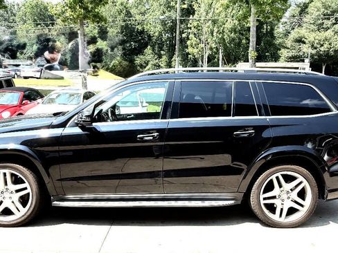 Used 2014 Mercedes-Benz GL 550 4MATIC image 4