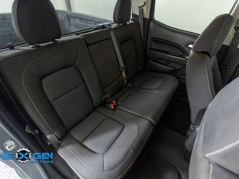 Used 2022 Chevrolet Colorado LT AWD/4WD image 39