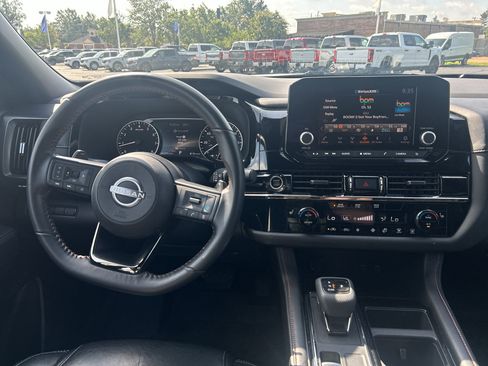 Used 2024 Nissan Pathfinder Rock Creek AWD/4WD image 11