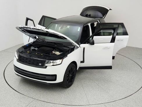 New 2025 Land Rover Range Rover Long Wheelbase SE image 37