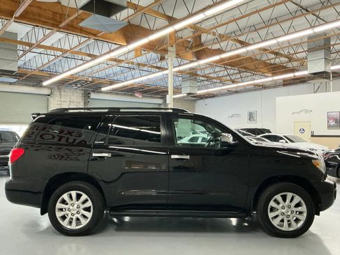 Used 2013 Toyota Sequoia Platinum w/ Preferred Accessory Pkg image 4