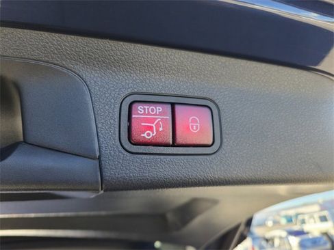 Used 2024 Mercedes-Benz GLS 450 4MATIC image 11