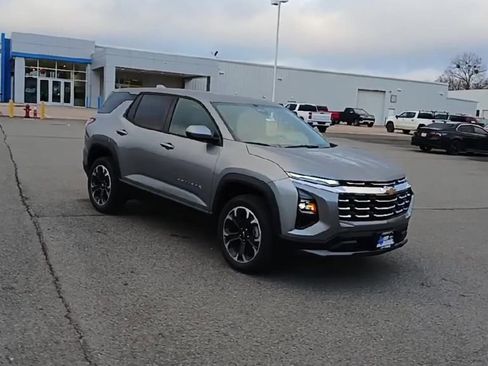 New 2026 Chevrolet Equinox LT w/ Convenience Package II image 2