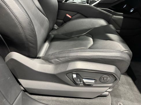 Used 2020 Lamborghini Urus image 44