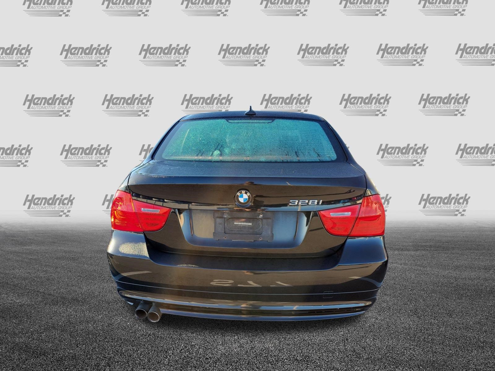 Used 2011 BMW 328i xDrive Sedan AWD/4WD image 9