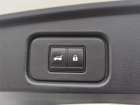 Used 2022 Nissan Pathfinder SL w/ SL Premium Package image 15